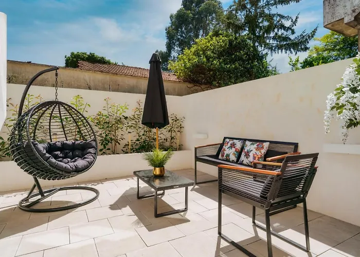 Romantic Luxury House W Captivating Outdoor Patio