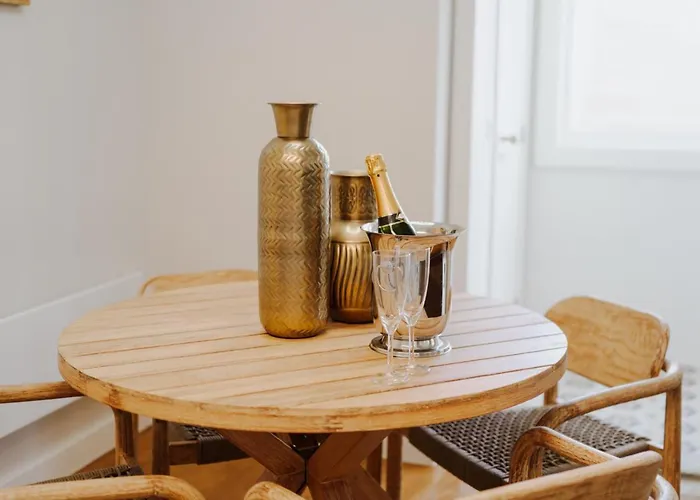 Romantic Luxury House W Captivating Outdoor Patio Apartment