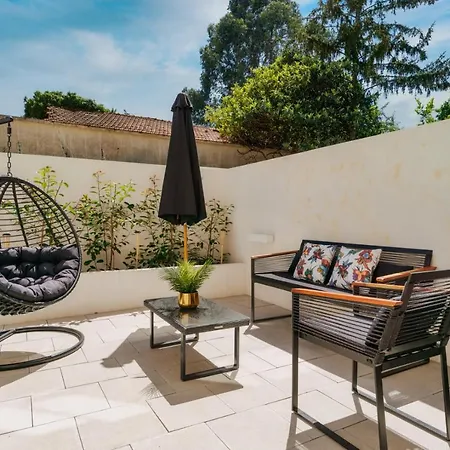 Romantic Luxury House W Captivating Outdoor Patio