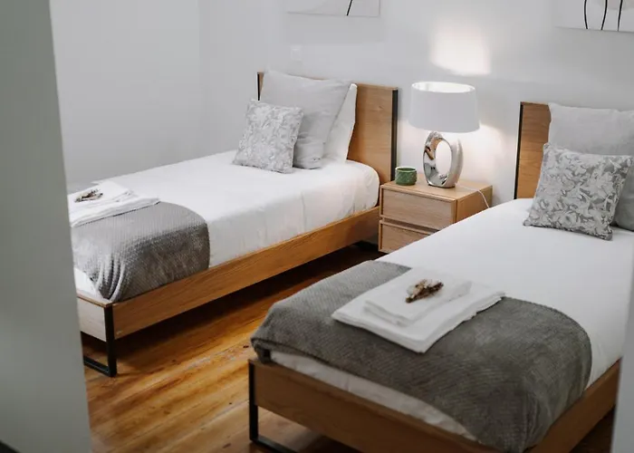 Romantic Luxury House W Captivating Outdoor Patio Appartement Porto