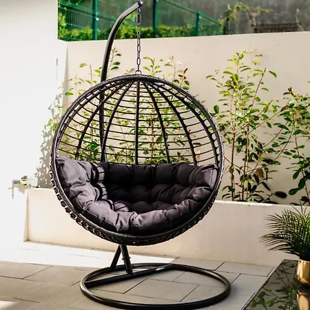 Romantic Luxury House W Captivating Outdoor Patio