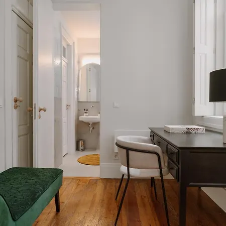 Romantic Luxury House W Captivating Outdoor Patio Daire