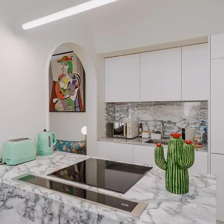 Daire Romantic Luxury House W Captivating Outdoor Patio Porto