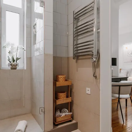 Romantic Luxury House W Captivating Outdoor Patio * Porto