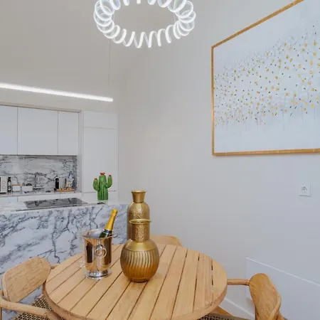 Romantic Luxury House W Captivating Outdoor Patio Porto