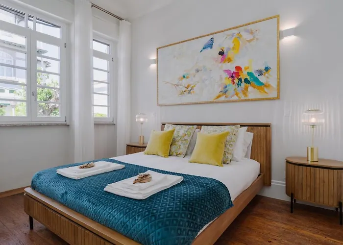 Romantic Luxury House W Captivating Outdoor Patio דירה