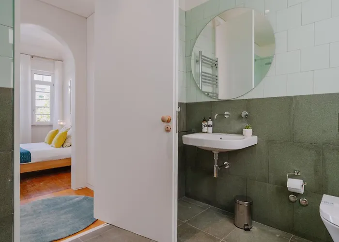 Romantic Luxury House W Captivating Outdoor Patio * Oporto